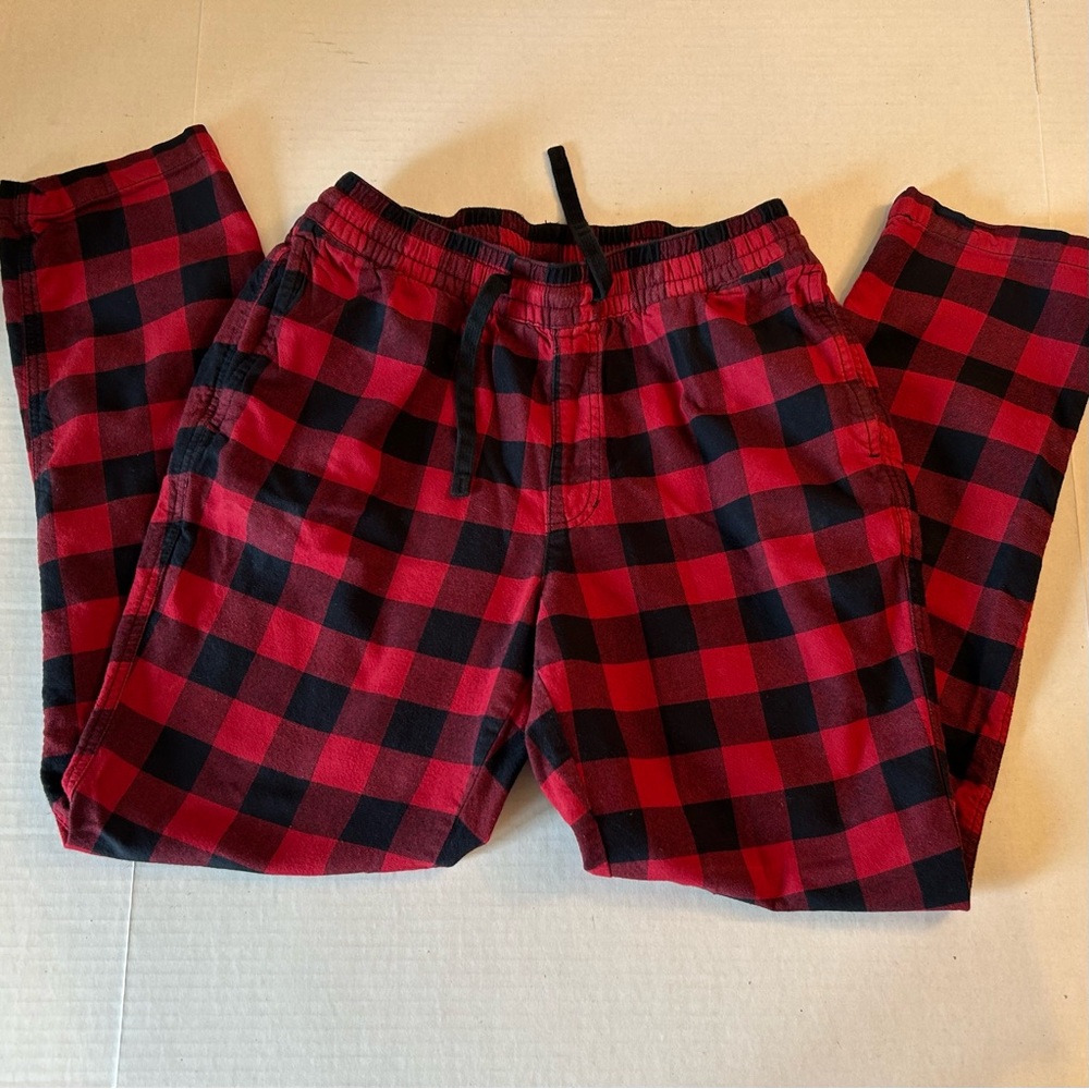 Uniqlo Red and Black Checkered Women’s Joggers size Medium 30-33” waist
